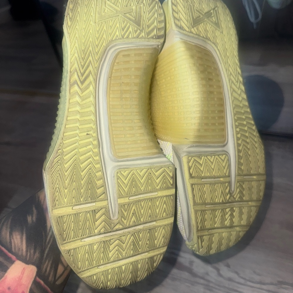 Nike Metcons - Picture 2 of 3